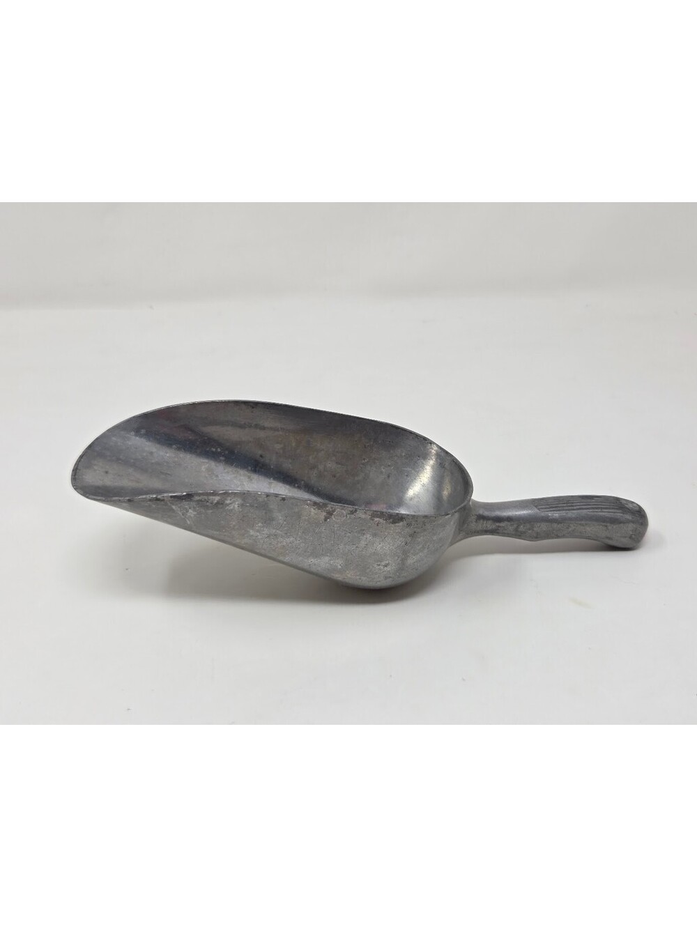 Vintage Hilton Hotel 12 x 6 Italy Aluminum Ice Scoop Ribbed Handle Hospitality